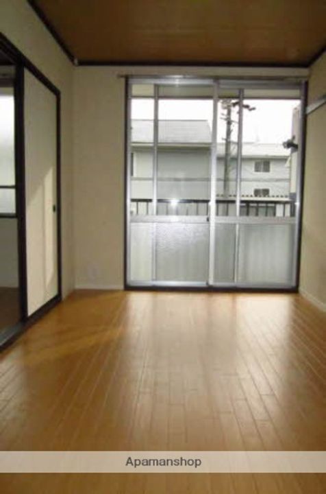 DEARCOURT S・Aの居間