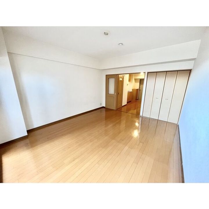 フローラル堀木の居間