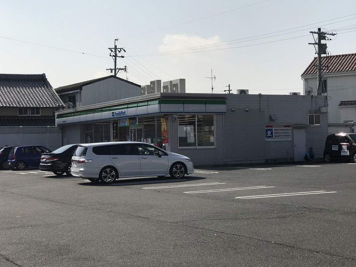 ラ シャンブルの周辺