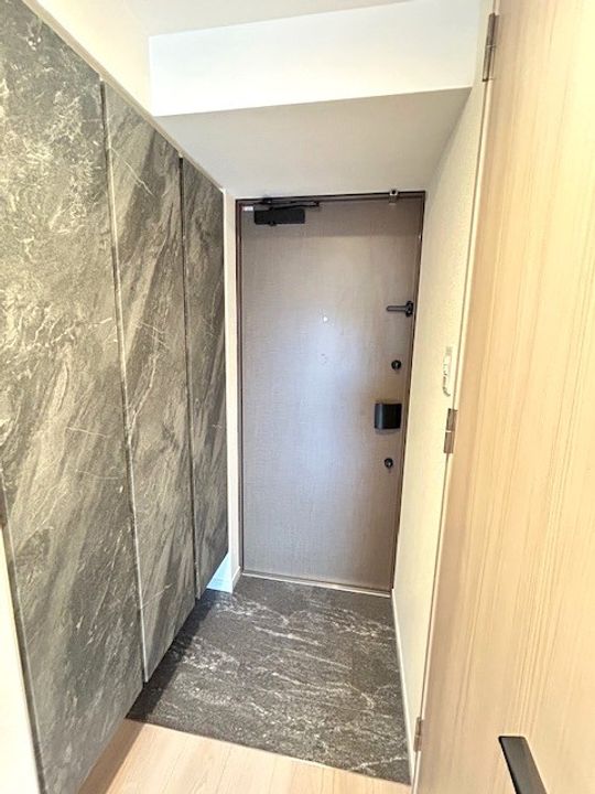 SーRESIDENCE四日市安島ALOGGIOの玄関