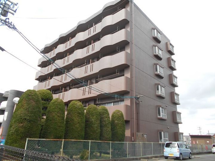 エスポア菰野の外観