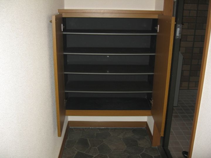 アンシャンテ Aの玄関