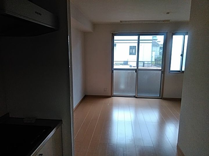 カーサコモダ天カ須賀の居間