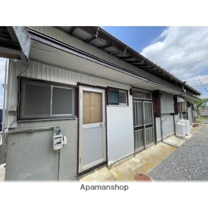 山本貸家西-2の外観