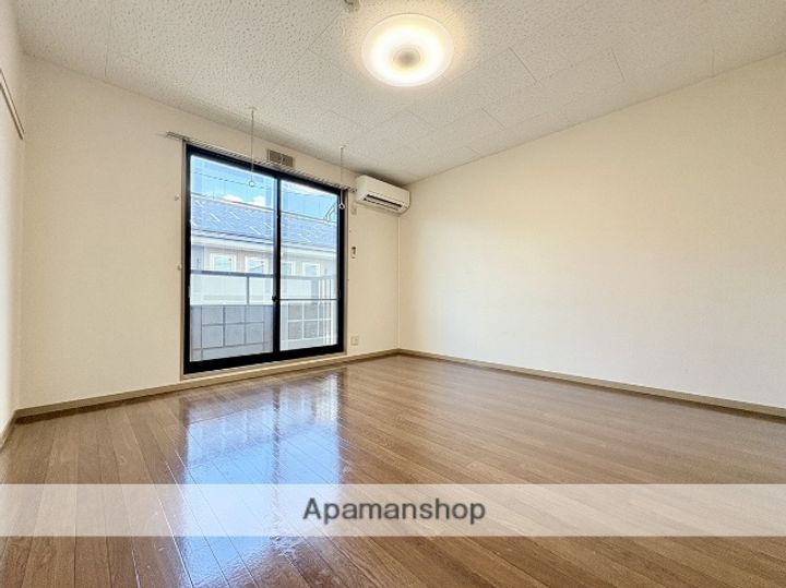 ボナール駒の居間