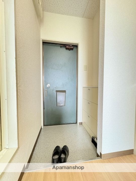 サンケンマンションの玄関