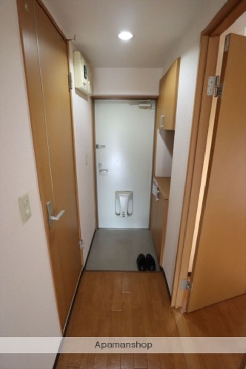 フラット立石(御代)D棟の玄関