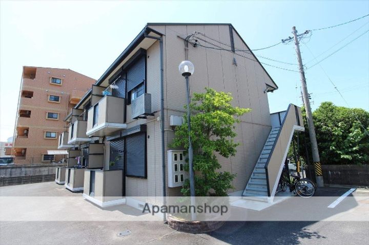 ファミーユA(緑ヶ丘本町)の外観