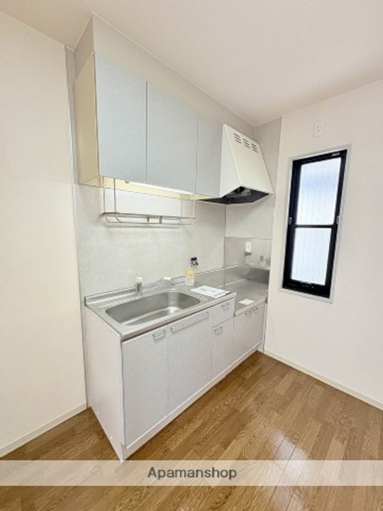 ファミーユA(緑ヶ丘本町)のキッチン