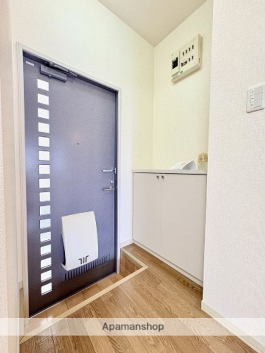 ファミーユA(緑ヶ丘本町)の玄関