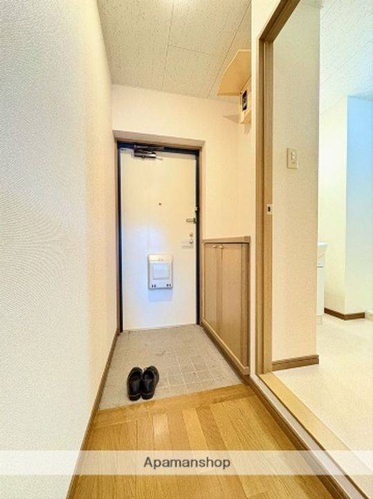 アップル2号館の玄関