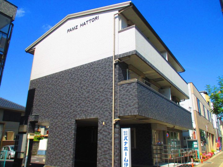 FAMZ HATTORIの外観