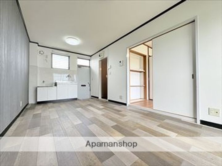 友伸アパートの内装