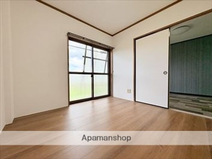 友伸アパートの内装