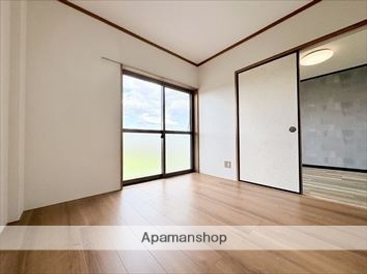 友伸アパートの内装