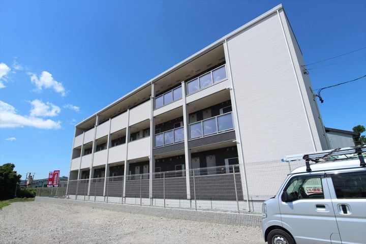 アルページュ伊賀の外観