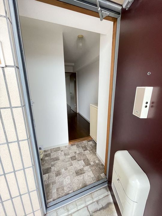 グリーンパレス瀬古口の玄関