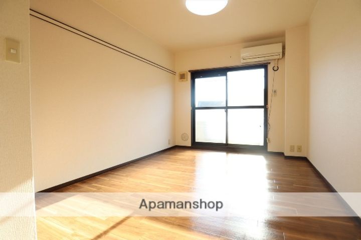 プラコート鴻之台の居間