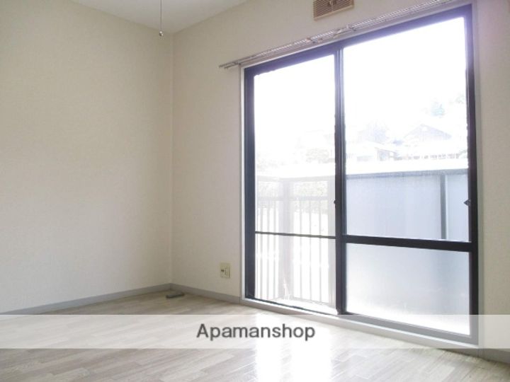 ガーデンハイツみのわ Dの居間