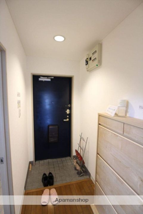 ロイヤルマンションの玄関