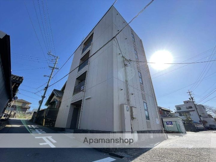 カーサ・デルソーレ栄町の外観