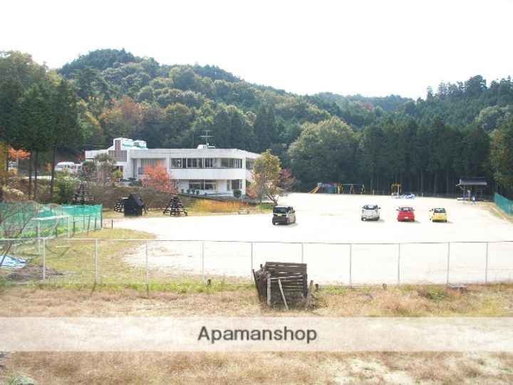 フレンドリー幌馬車の周辺