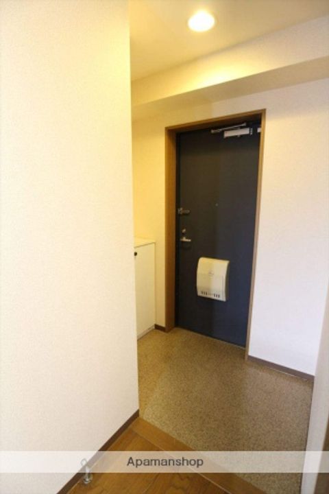 佳千ビルⅢの玄関