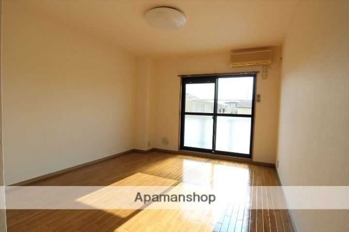 テイスティ鴻之台の居間