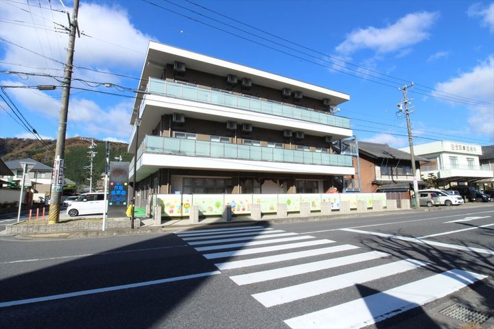 アンジュⅡの周辺