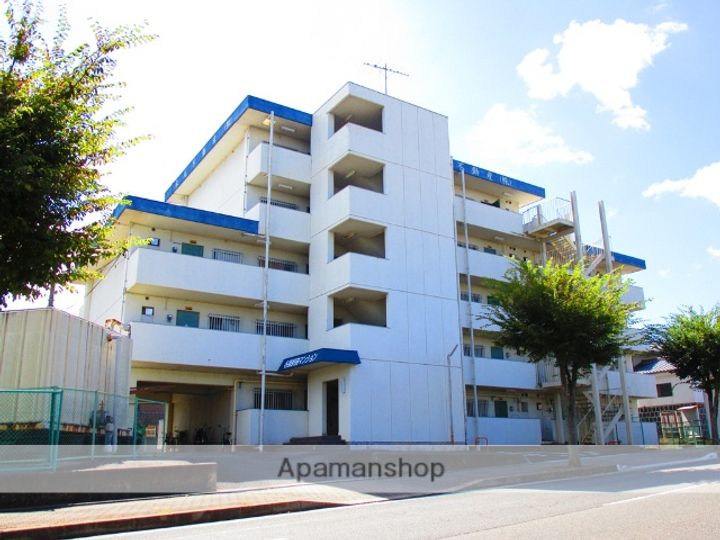 名張駅前マンションの外観