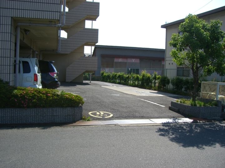 グリーンパレス瀬古口の外観