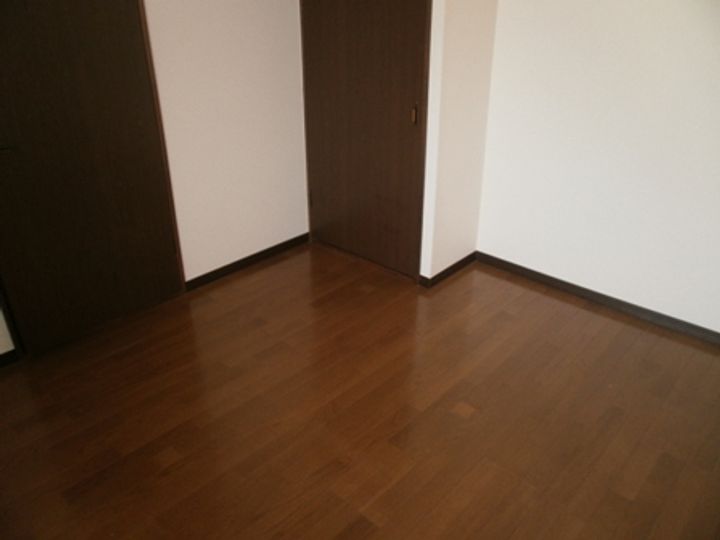 サープラス ステラ Aの居間