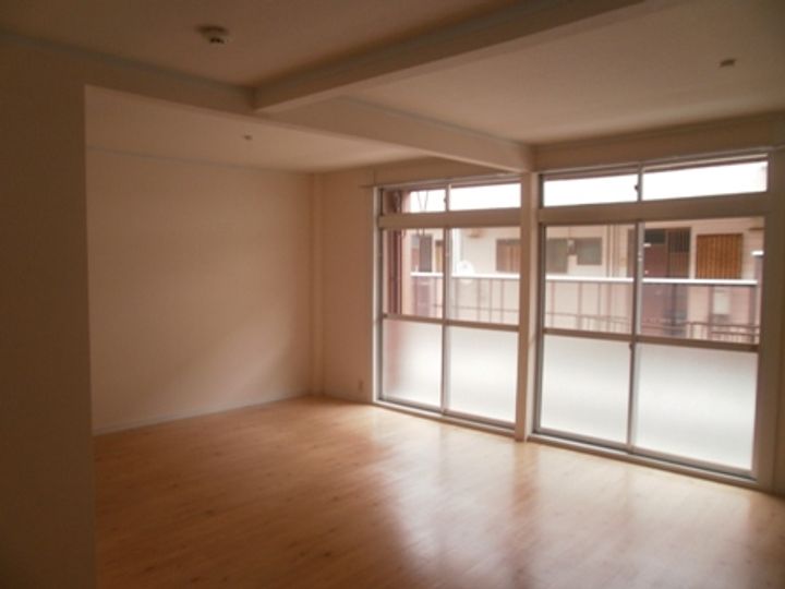 アーバンハイツNIWAの居間