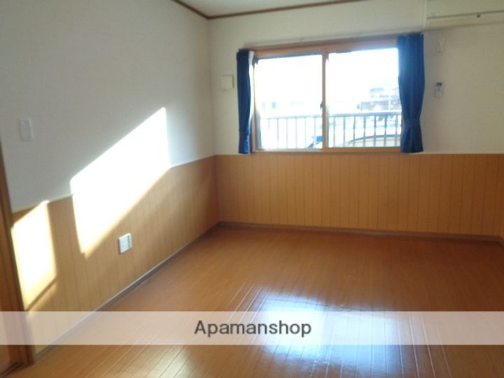 メゾンくわなプラスわんの居間