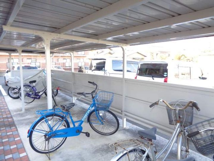 三重県桑名市長島町又木の賃貸マンションの外観