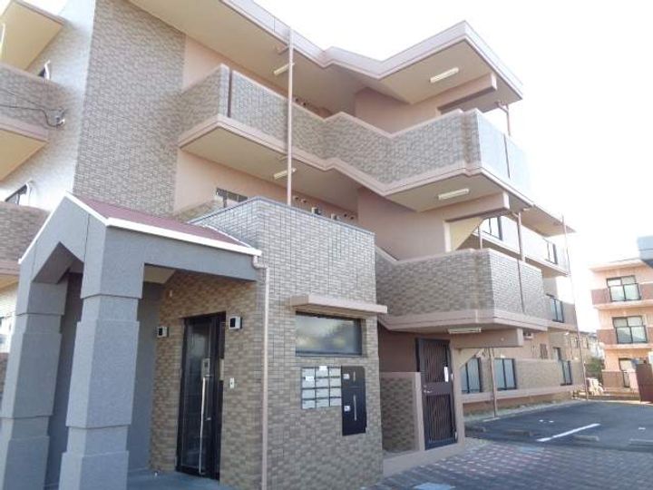 三重県桑名市長島町又木の賃貸マンションの外観