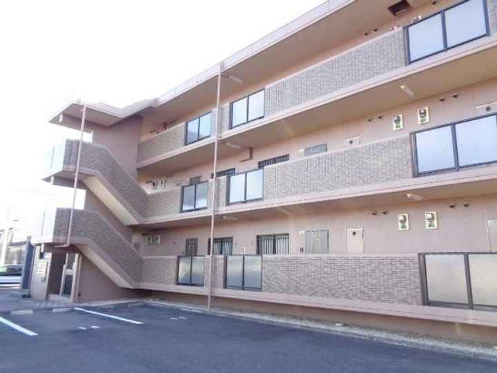 三重県桑名市長島町又木の賃貸マンションの外観