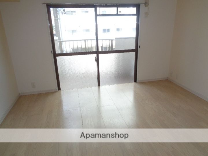 エクセル21の居間