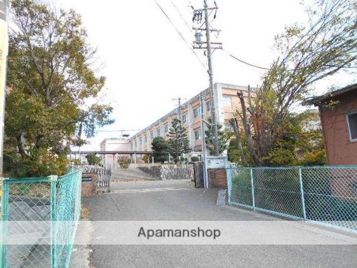 ホープ尾弓田の周辺