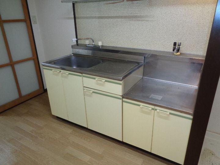 SURPLUS ONEフローラのキッチン