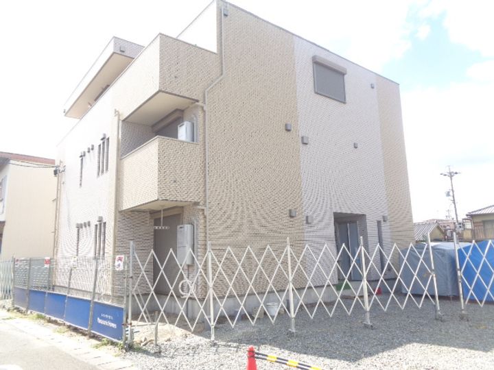 ルミエール真栄房203号室の外観