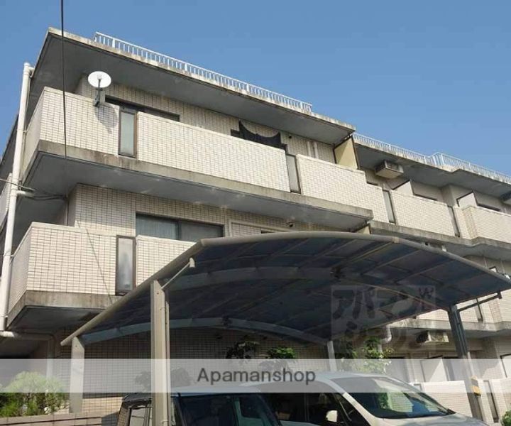 サンフェスタ東福寺(C棟)の外観