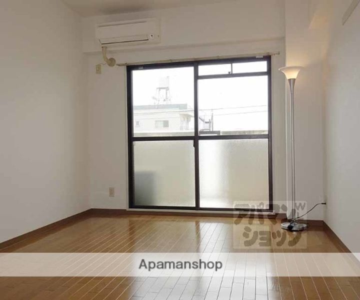 サンフェスタ東福寺(C棟)の居間