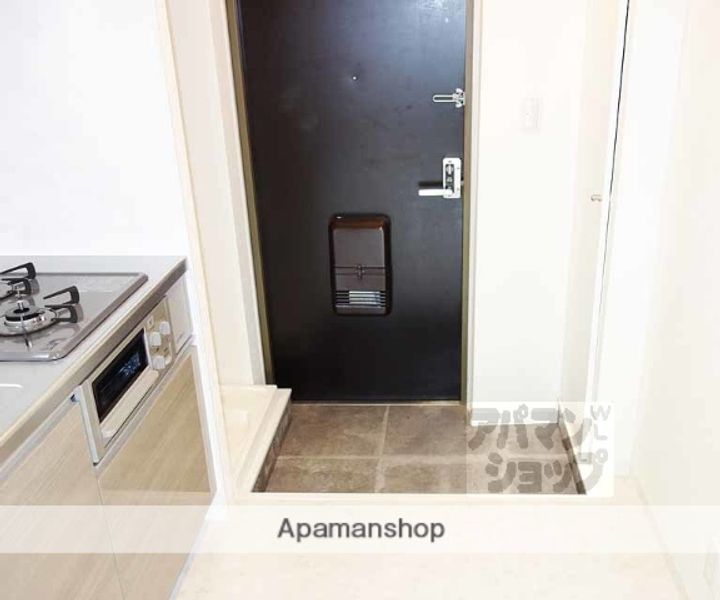 サンフェスタ東福寺(A・B棟)B201の玄関