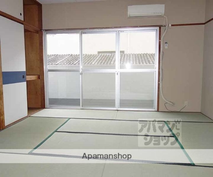 共和ビル208の居間