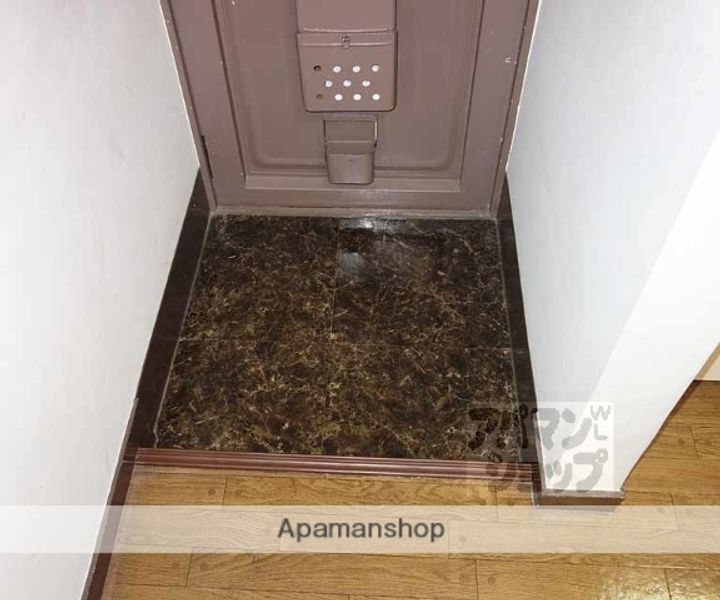 共和ビル208の玄関