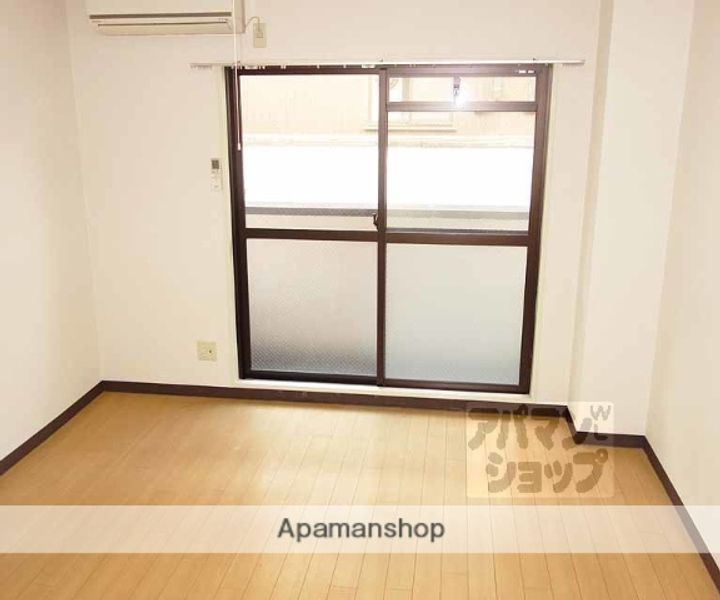 エクセルシャトー102の居間