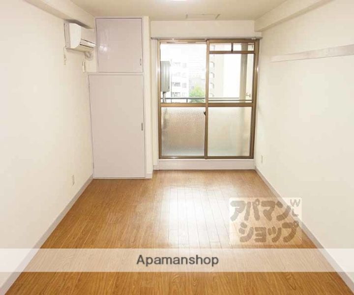 聖光堂ビル505の居間