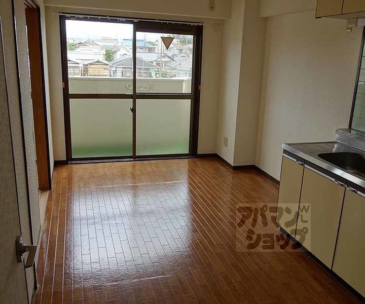 レジデンス向陽310の居間