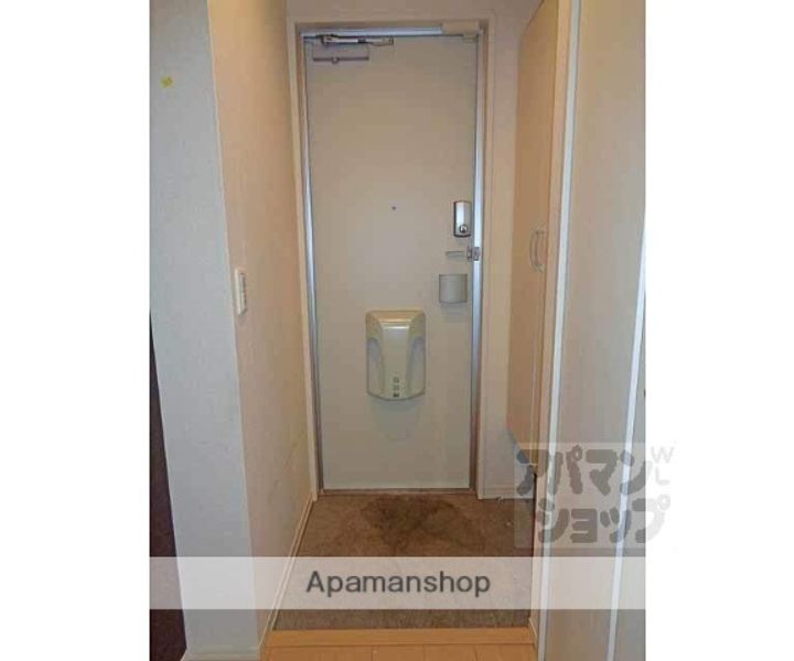 レジェンド鳥羽302の玄関